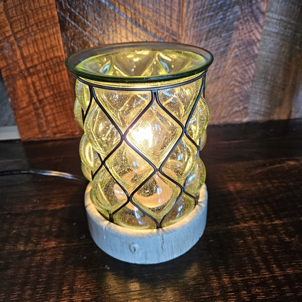 Scentsy Warmer- Country Light